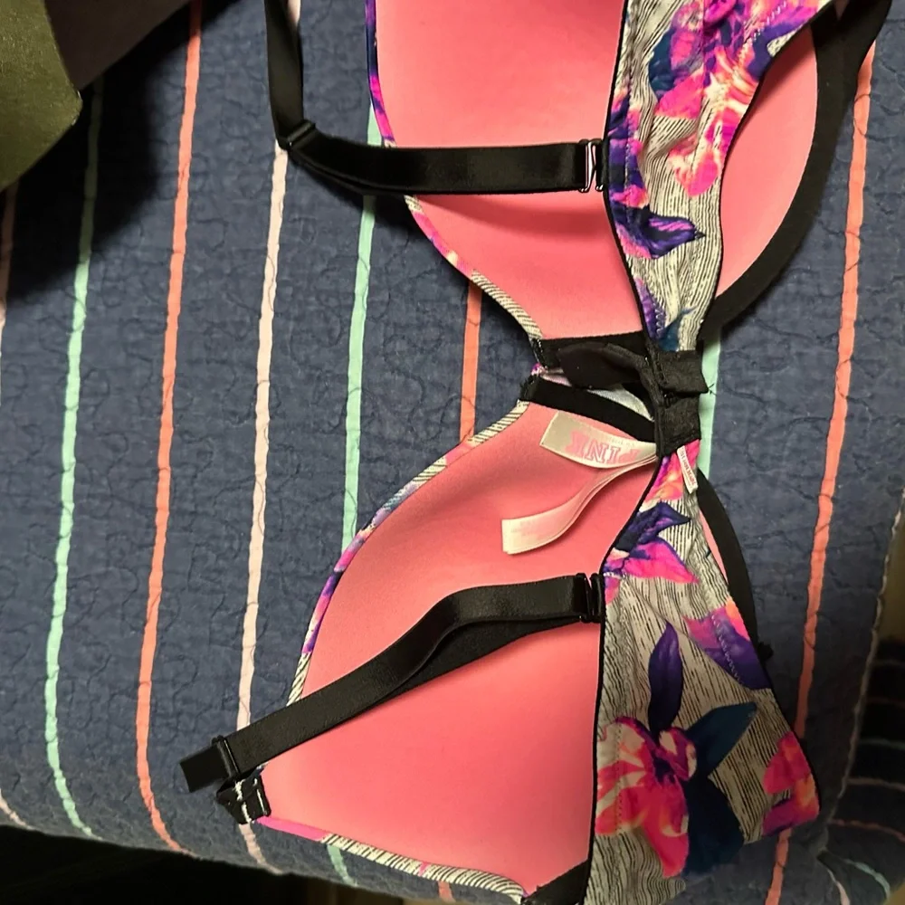 Victoria Secret Pink - Picture 3 of 4